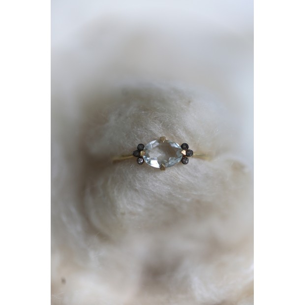 5 Octobre aukso žiedas su akvamarinu ir deimantais 